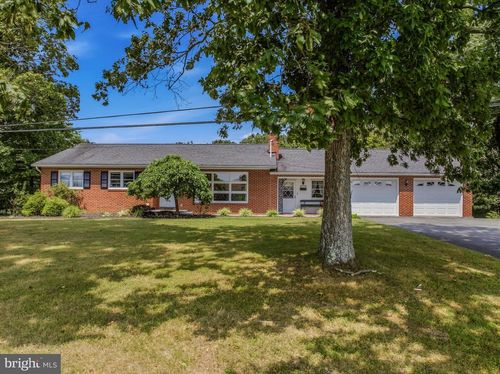 3779 Fairview Dr, BERKELEY SPRINGS, WV, 25411-4519 | Card Image