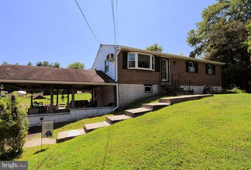 2400 Romig Rd, GILBERTSVILLE, PA, 19525-9730 | Card Image
