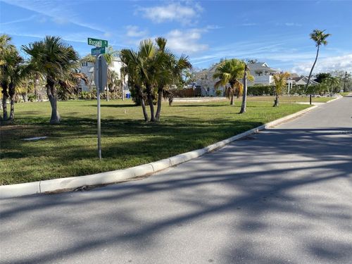591 Russell St, LONGBOAT KEY, FL, 34228-1057 | Card Image