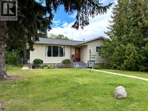 1305 5 Ave, Wainwright, AB, T9W1G3 | Card Image