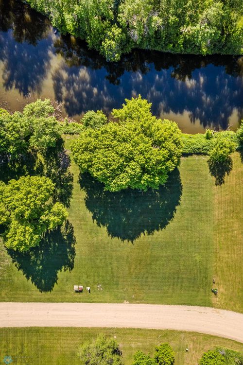 1506 Island Park Dr, Jamestown, ND, 58401-2335 | Card Image