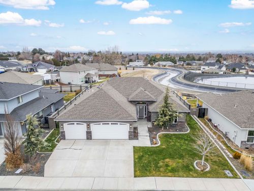 2604 W 44th Pl, Kennewick, WA, 99337-4561 | Card Image