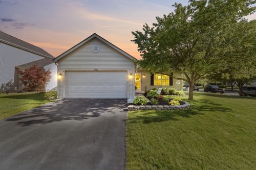 303 Moss Ct, Marysville, OH, 43040-7002 | Card Image