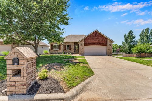 639 N Althea Ave, Nixa, MO, 65714-7432 | Card Image