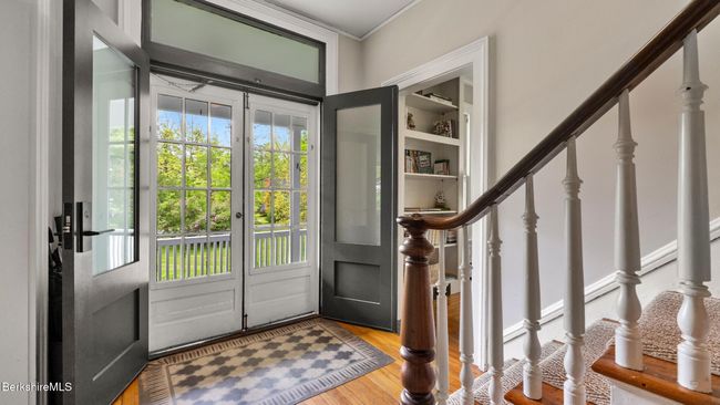 Front Foyer | Image 18