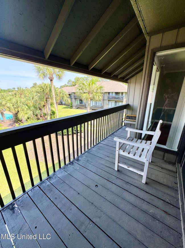 Deck overlooking pool | Image 24