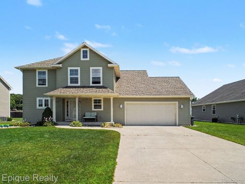 8686 Summer Ridge Dr, Freeland, MI, 48623-9129 | Card Image
