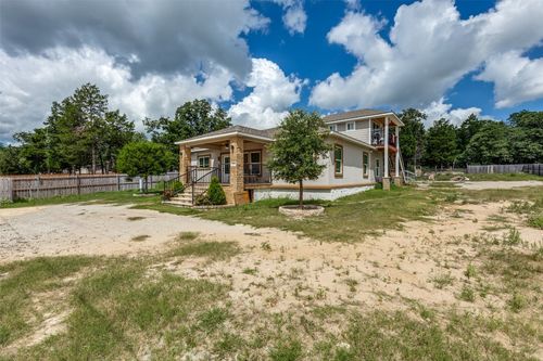 130 Los Arcos Rd, Elgin, TX, 78621-2092 | Card Image