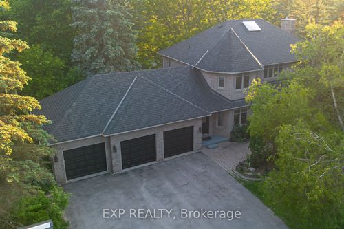 8 Humber Trail, Bolton, ON, L7E0A8 | Card Image