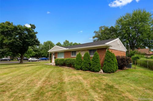 11488 Terry St, Plymouth, MI, 48170-4520 | Card Image