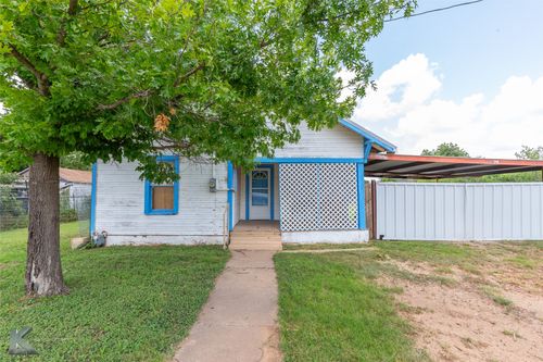 711 S Neches Street, Coleman, TX, 76834 | Card Image