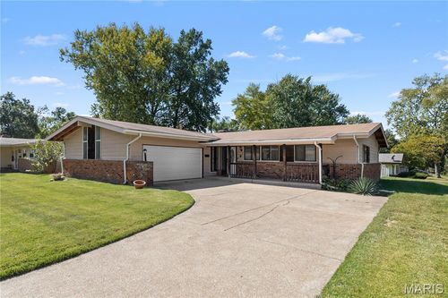 445 Durwood Dr, Florissant, MO, 63033-6262 | Card Image