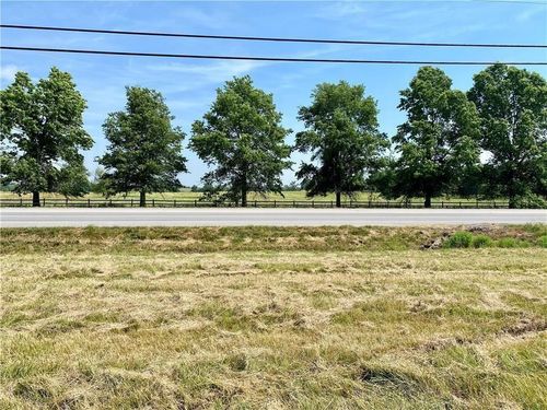 3948 Highway 412 E, Siloam Springs, AR, 72761-8682 | Card Image