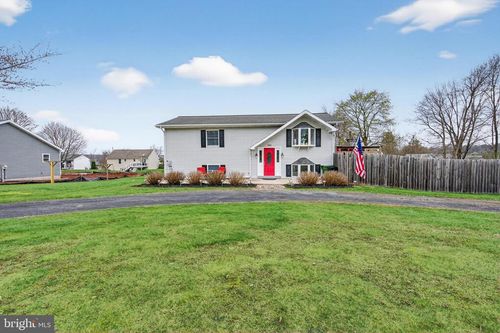 1360 Stag Dr, AUBURN, PA, 17922-9255 | Card Image