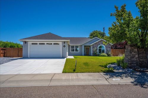 1555 Acacia St, Red Bluff, CA, 96080-4168 | Card Image