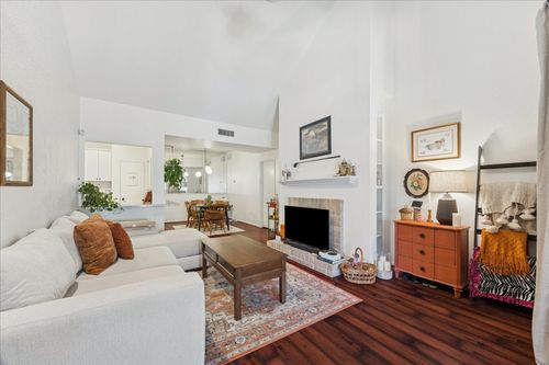 apt-318-2100 Tanglewilde St, Houston, TX, 77063-1212 | Card Image