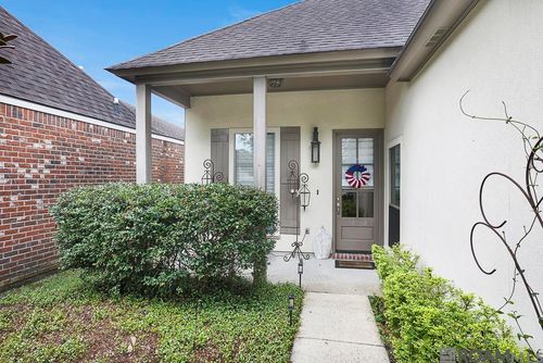 18008 Willow Trail Dr, Baton Rouge, LA, 70817-9610 | Card Image
