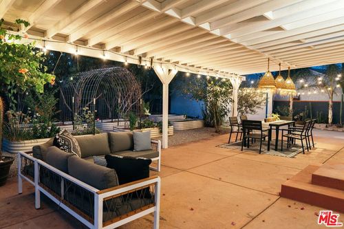 14135 Glamis St, Pacoima, CA, 91331 | Card Image