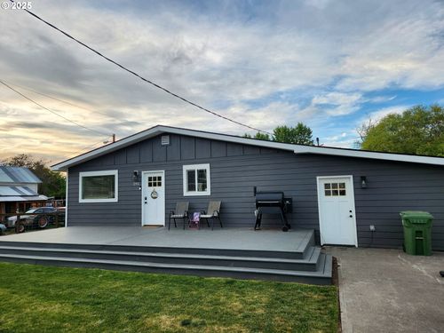 295 Water St, Heppner, OR, 97836-2067 | Card Image