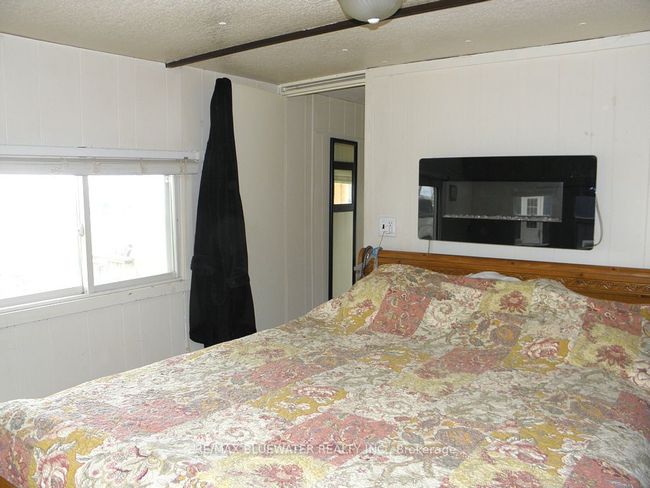 9774 Lake Rd, House other with 2 bedrooms, 1 bathrooms and 6 parking in Kettle And Stony Point Fn ON | Image 16