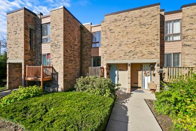 2018 Post Oak Place, Townhouse with 2 bedrooms, 3 bathrooms and 1 parking in Schaumburg IL | Image 2