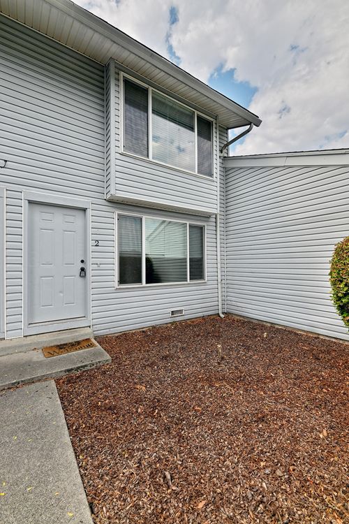 apt-2-2000 Brookhurst St, Medford, OR, 97504-5446 | Card Image