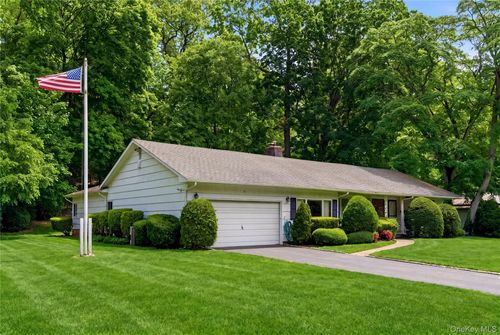 75 Mimosa Dr, Roslyn, NY, 11576-2215 | Card Image