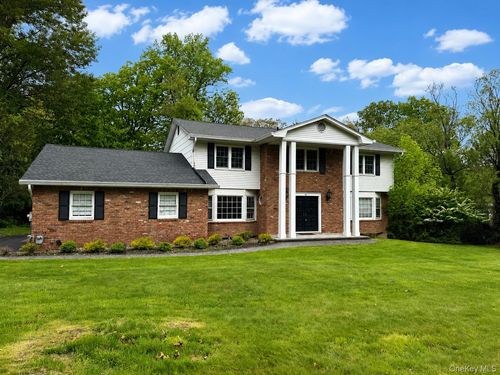 24 Beaumont Dr, New City, NY, 10956-4427 | Card Image