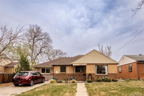 3270 Newport St, Denver, CO, 80207-2222 | Card Image