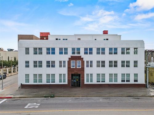 305-2102 Mechanic St, Galveston, TX, 77550-1671 | Card Image