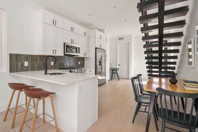 2 - 2611 Davis Ln, Condo with 2 bedrooms, 2 bathrooms and 2 parking in Austin TX | Image 12