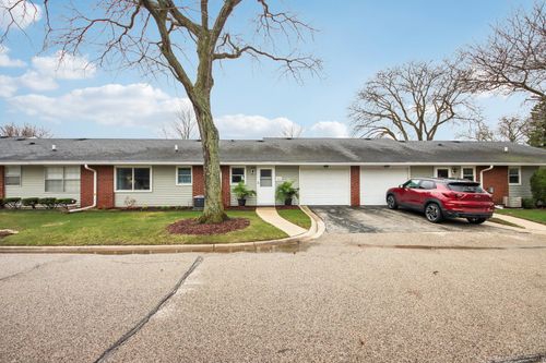 7405 Chevy Chase Ct, Fox Lake, IL, 60020-1033 | Card Image