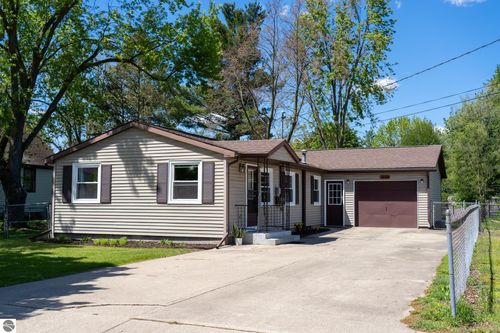 1608 Fessenden Ave, Mt. Pleasant, MI, 48858-2138 | Card Image
