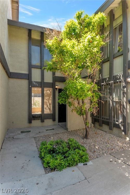 5831 Bromley Ave, Las Vegas, NV, 89107-1562 | Card Image