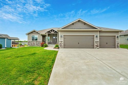 8727 Kinzie Jos Way, Manhattan, KS, 66502-8922 | Card Image