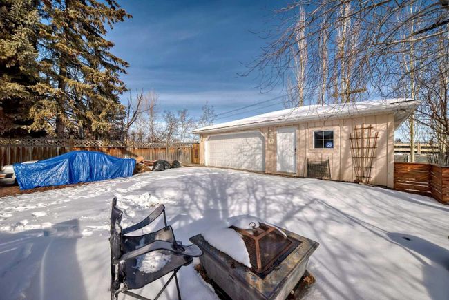 440 Cantrell Drive Sw, Home with 3 bedrooms, 1 bathrooms and 4 parking in Calgary AB | Image 24