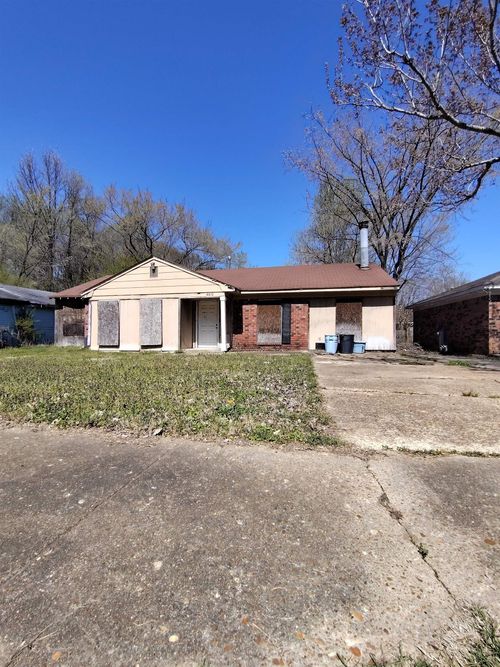 460 Fox Valley Dr, Memphis, TN, 38127-2627 | Card Image