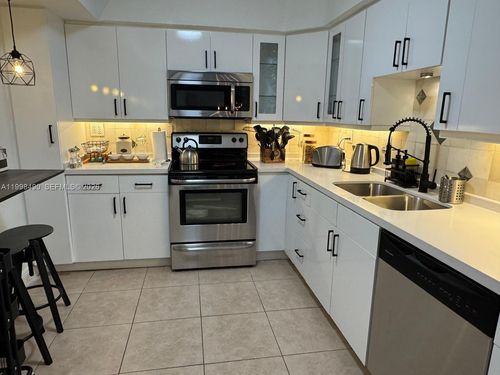 apt-910-3600 Mystic Pointe Dr, AVENTURA, FL, 33180-2560 | Card Image