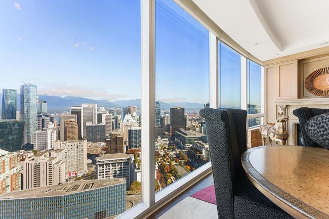 4202 - 938 Nelson Street, Condo with 2 bedrooms, 2 bathrooms and 2 parking in Vancouver BC | Image 4