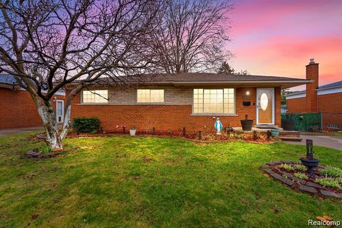 26552 Wagner Ave, Warren, MI, 48089-4687 | Card Image