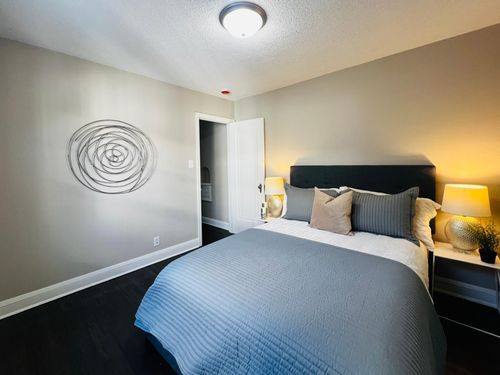 409 Penn Ave S, Minneapolis, MN, 55405-2061 | Card Image