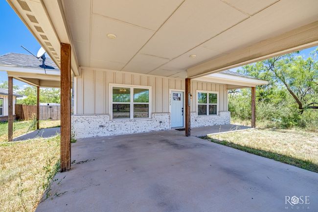 11175 Houston St, House other with 3 bedrooms, 2 bathrooms and 1 parking in Carlsbad TX | Image 14