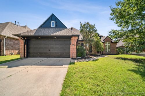 9409 S 73rd East Pl, Tulsa, OK, 74133-5449 | Card Image