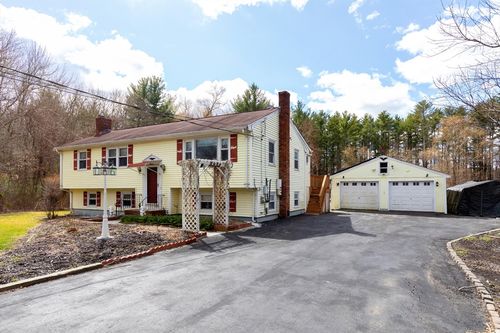 11 Winnetuxet Rd, Plympton, MA, 02367-1511 | Card Image