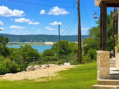 218 Mountain Side, Lakehills, TX, 78063-4301 | Card Image