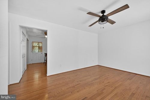 105 Woodland Dr, Indian Head, MD, 20640-2056 | Card Image