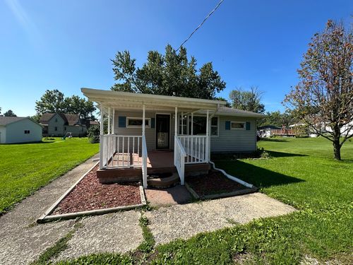 206 Hinshaw St, Bellflower, IL, 61724-1012 | Card Image