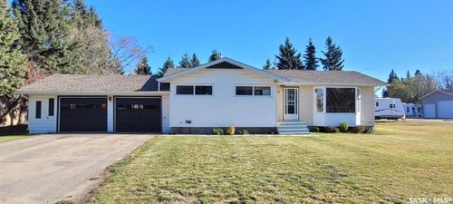 704 Railway Ave, Loon Lake, SK, S0M1L0 | Card Image