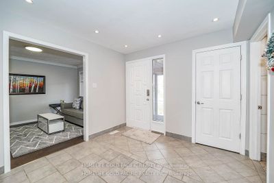 17 Crandall Dr, House other with 4 bedrooms, 5 bathrooms and 4 parking in Markham ON | Image 3