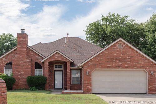 308 Indianwood Ave, Broken Arrow, OK, 74012-3229 | Card Image